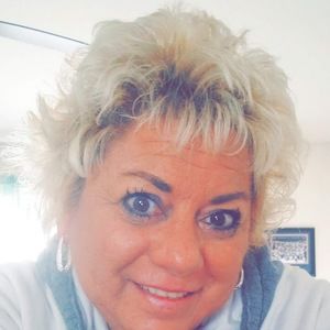 Meet your Posher, Carla